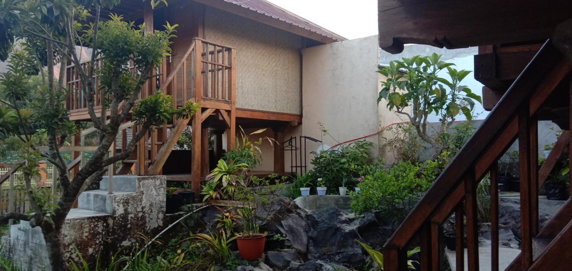 Radiya Guesthouse Sembalunlawang Exterior foto