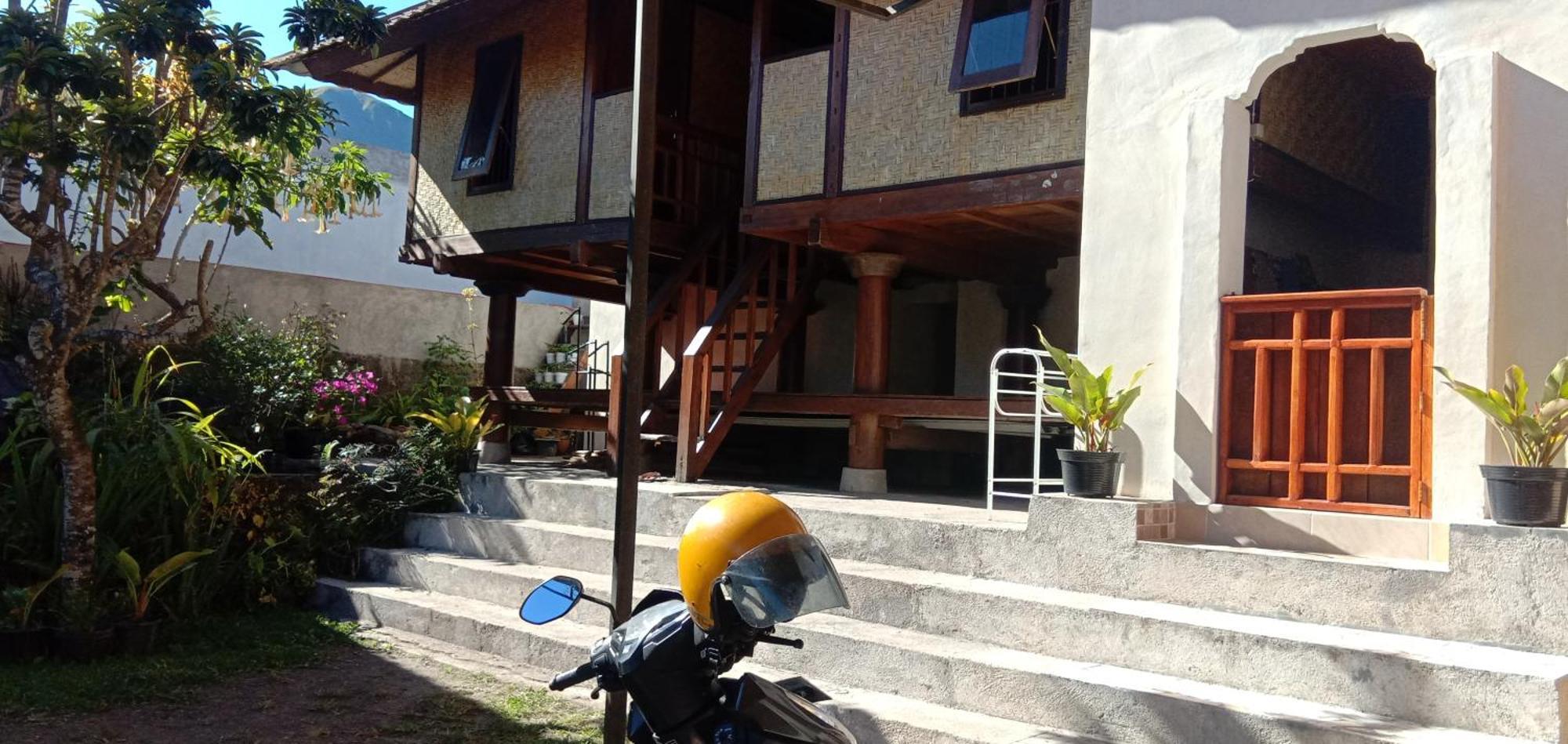 Radiya Guesthouse Sembalunlawang Quarto foto