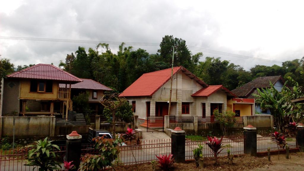 Radiya Guesthouse Sembalunlawang Exterior foto